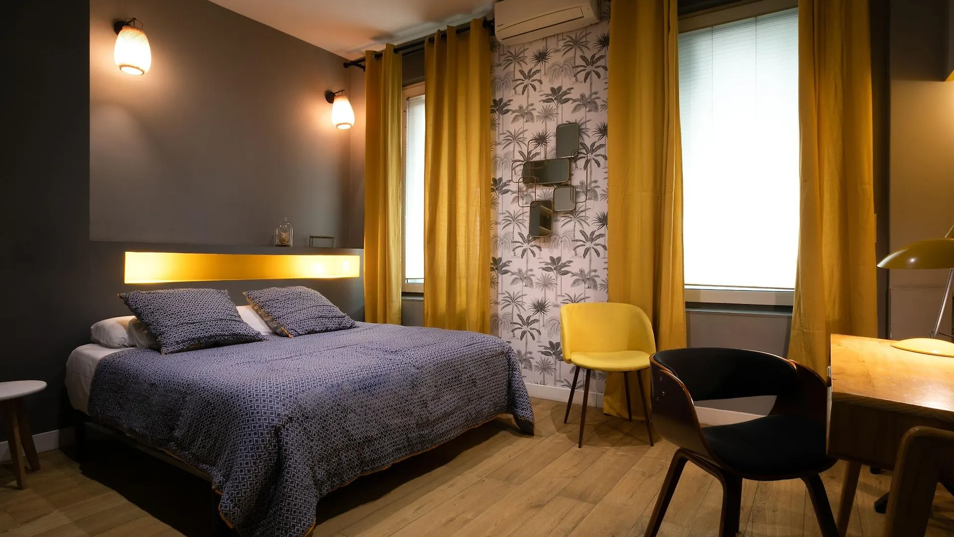 Boutique Hotel Azur Marseille 2*,