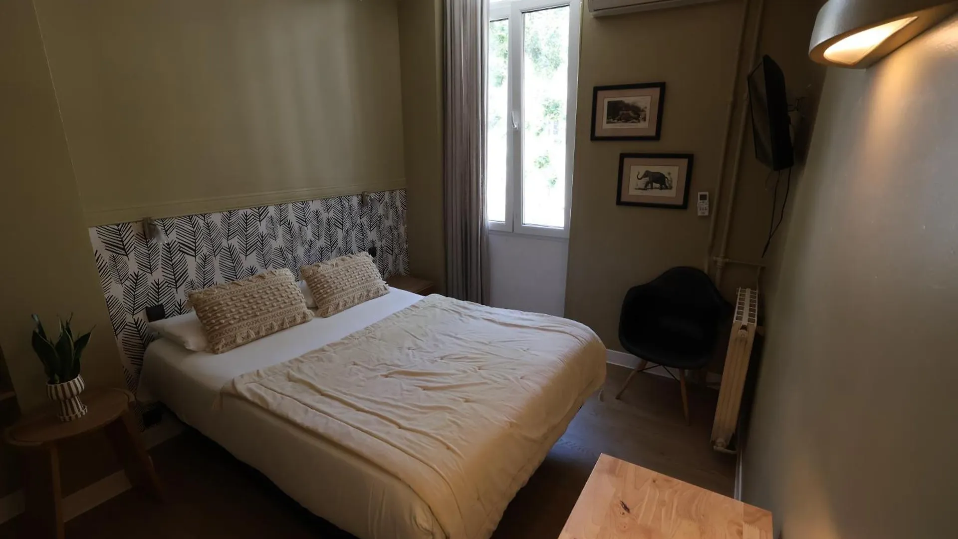Boutique Hotel Azur Marseilles 2*,  Frankreich