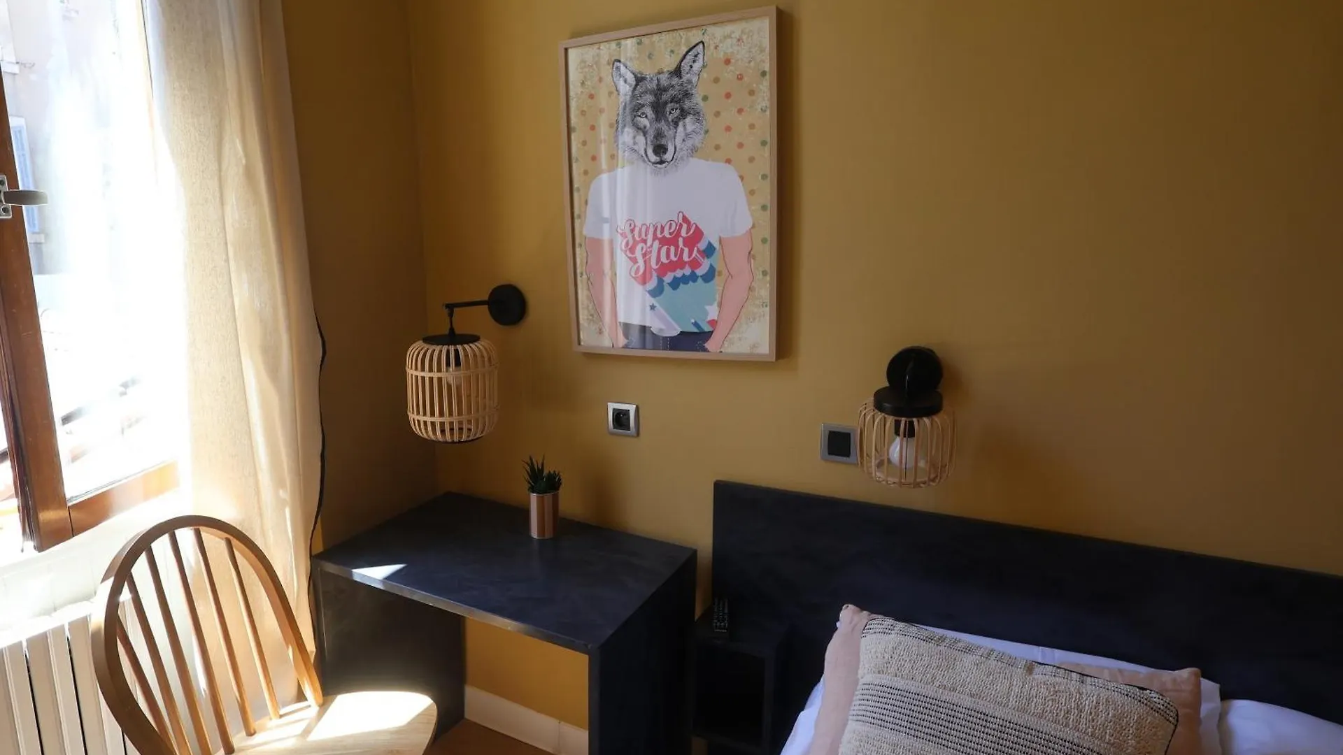Boutique Hotel Azur Marseilles 2*,