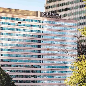 Pullman Paris La Défense 5*, Courbevoie Frankreich